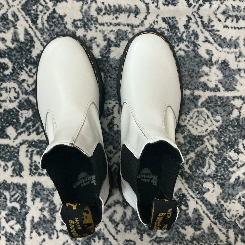 Doc Dr. Martens 2976 Quad Platform Chelsea Boots M 9 W 10 White Leather Pull On - Picture 6 of 10